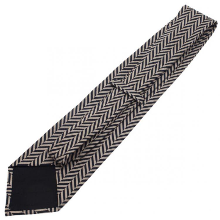 Pre Owned Giorgio Armani Zig Zag Print Tie