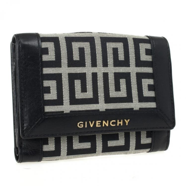 Pre Owned Givenchy Signature Wallet