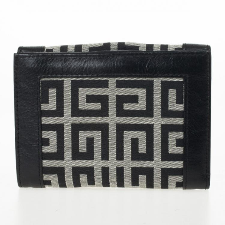 Pre Owned Givenchy Signature Wallet