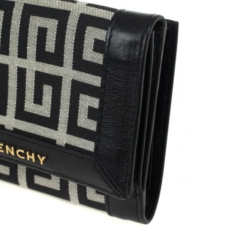 Pre Owned Givenchy Signature Wallet