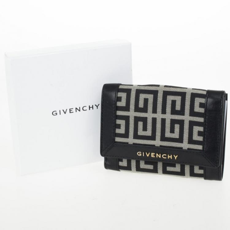 Pre Owned Givenchy Signature Wallet