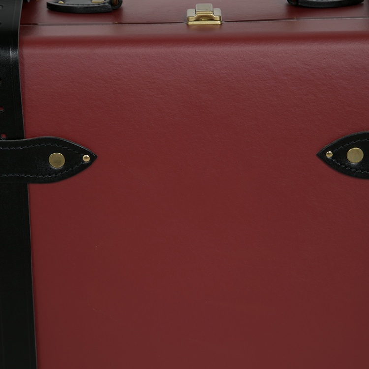 Pre Owned Globe Trotter Burgundy 4 Piece Limited Edition Chivas Regal Luggage Set