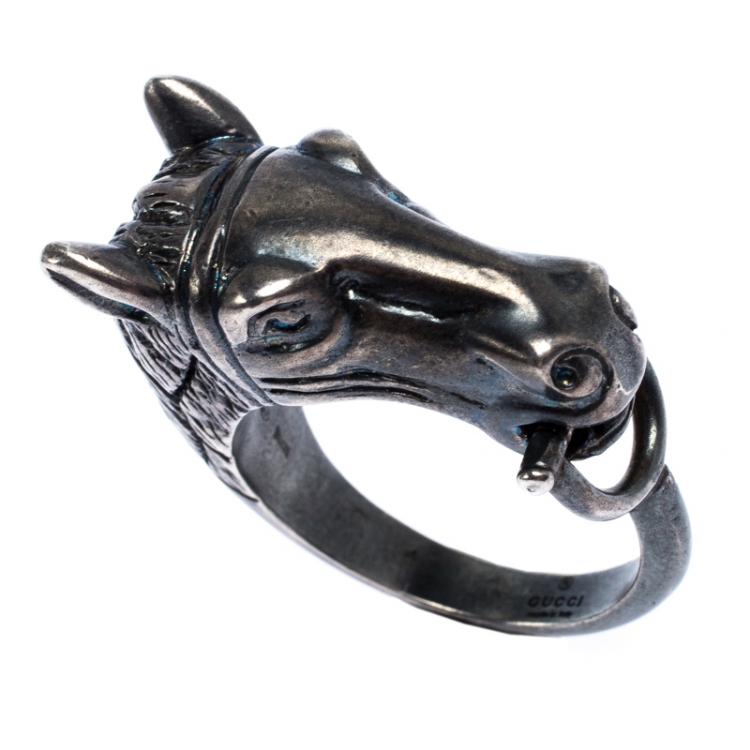 Pre Owned Gucci Detailed Horsehead Motif Silver Ring Size 66