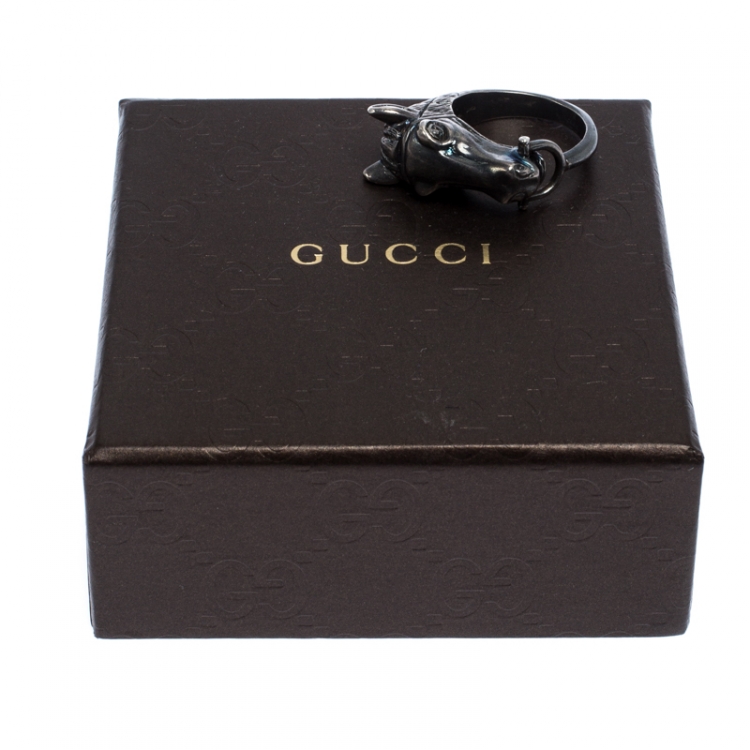 Pre Owned Gucci Detailed Horsehead Motif Silver Ring Size 66