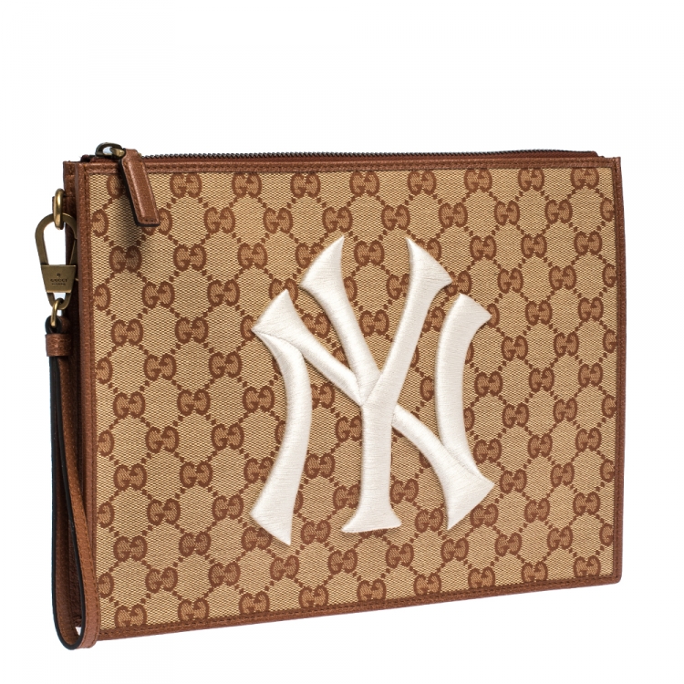 Pre Owned Gucci Beige GG Canvas and Leather NY Yankees™ Patch Wristlet Pouch