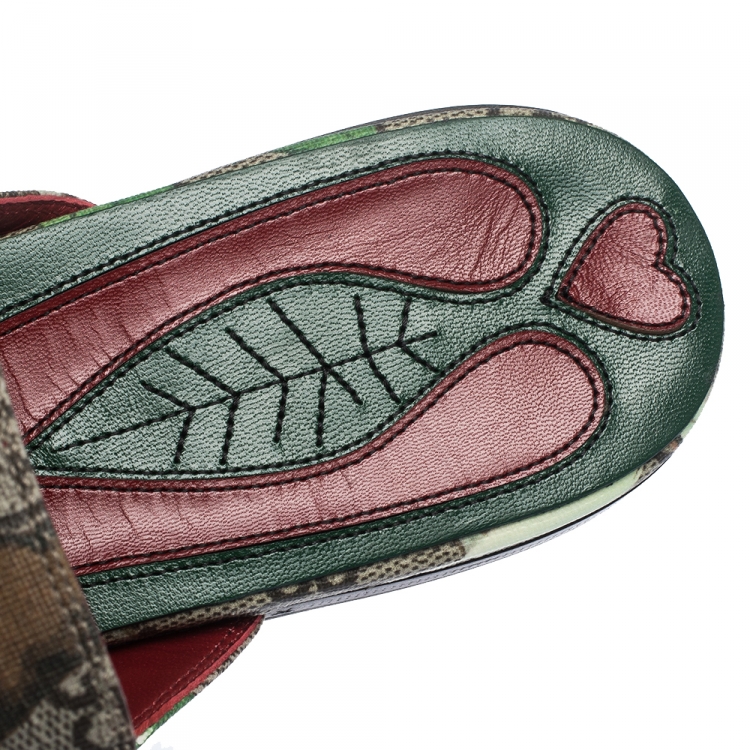 Pre Owned Gucci Multicolor GG Supreme Monogram Coated Canvas Tian Kolbo Princetown Flat Mules Size 42