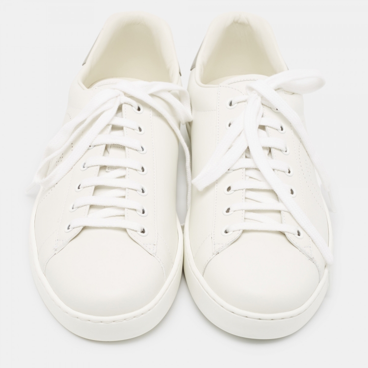 مملوكة مسبقًا Gucci White Perforated Interlocking G Leather Ace Sneakers Size 44.5