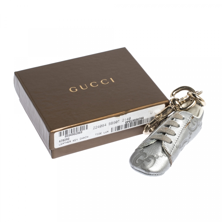 Pre Owned Gucci Metallic Silver Guccissima Leather Bag Charm & Key Holder