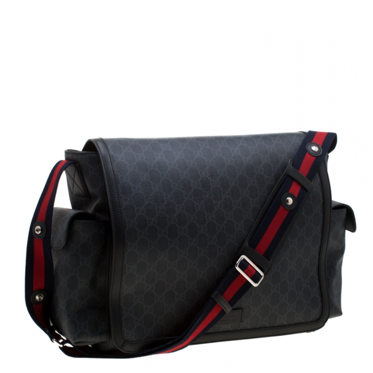 مملوكة مسبقًا Gucci Black GG Supreme Canvas Web Diaper Bag