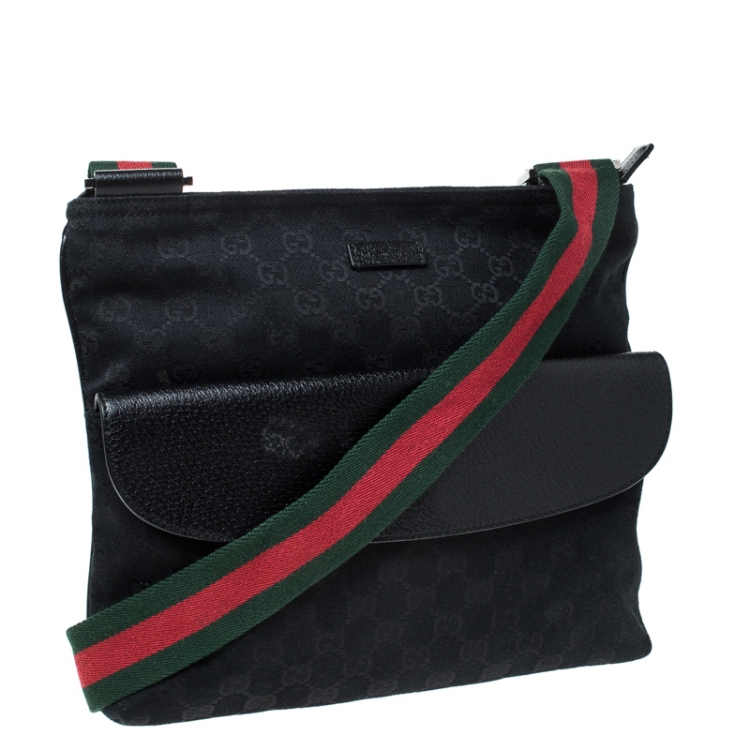 مملوكة مسبقًا Gucci Black GG Canvas Web Messenger Bag