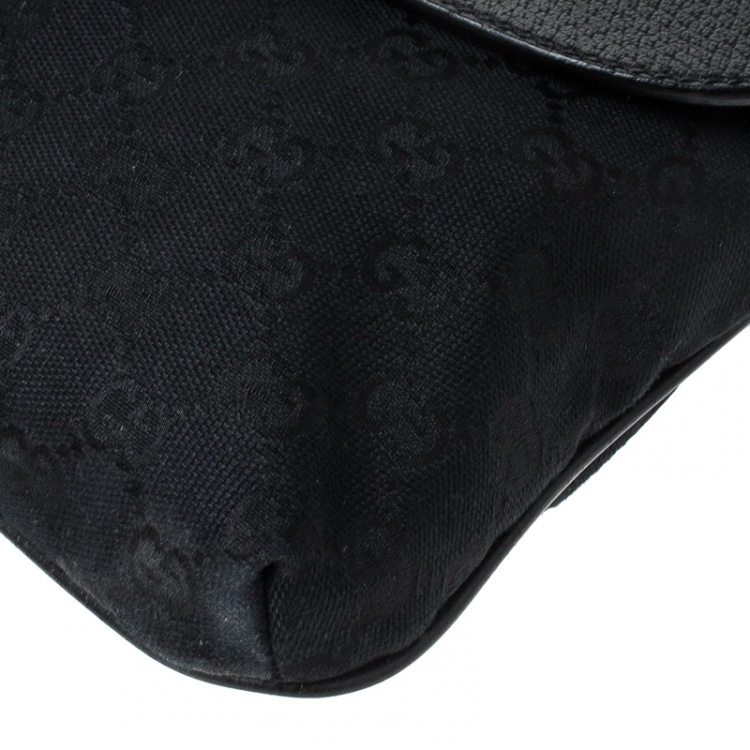 مملوكة مسبقًا Gucci Black GG Canvas Web Messenger Bag