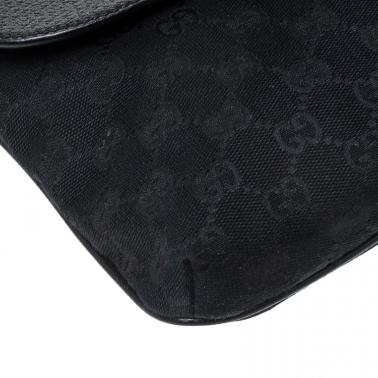 مملوكة مسبقًا Gucci Black GG Canvas Web Messenger Bag