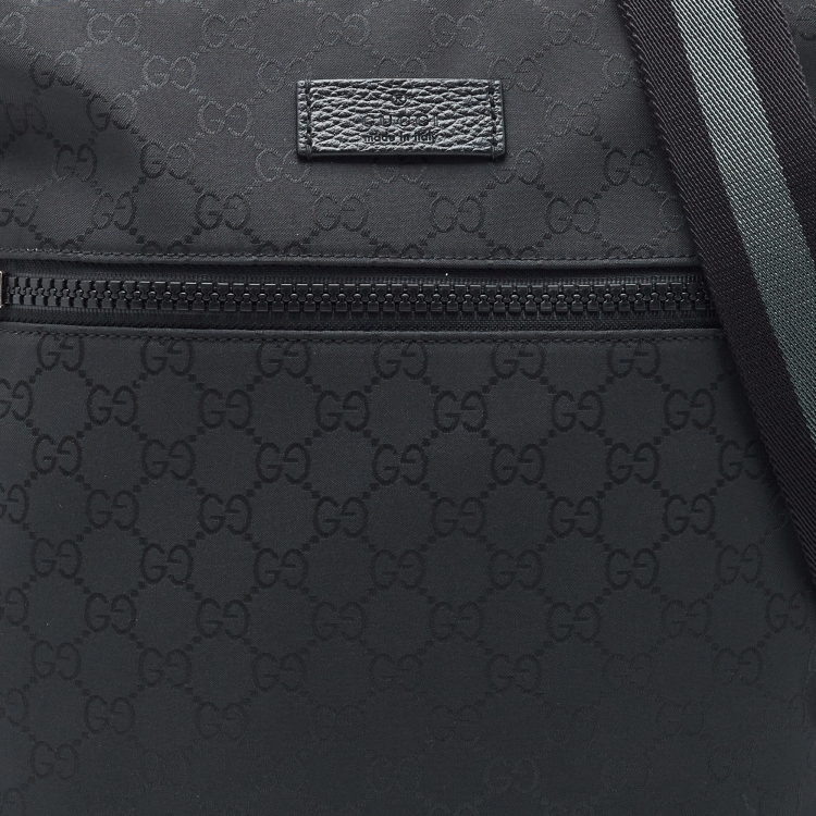 Pre Owned Gucci Black GG Nylon and Leather Messenger Bag