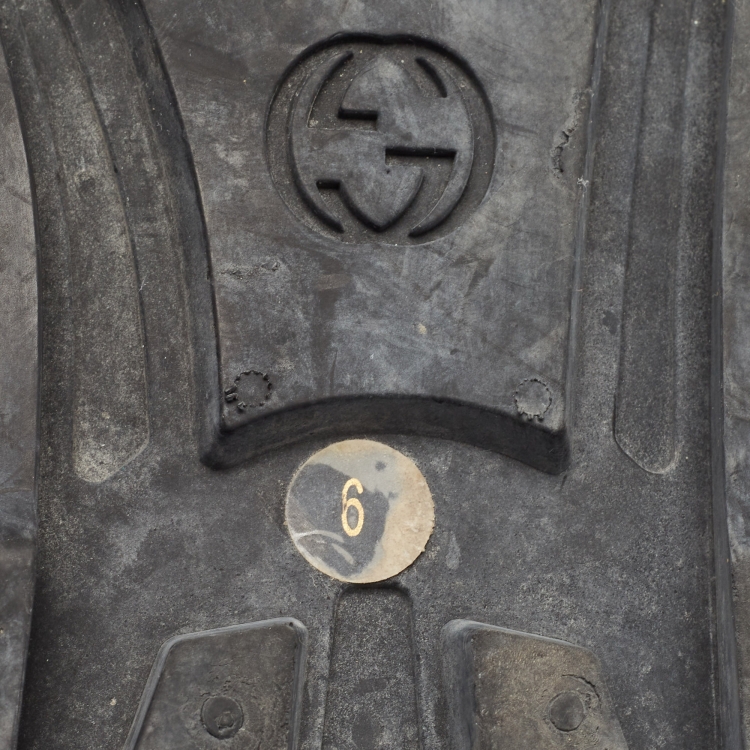 Pre Owned Gucci Black Rubber Tiger Head Caged Sandals Size 40