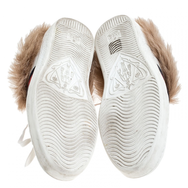 Pre Owned Gucci White Leather and Fur Ace Embroidered Bee Low Top Sneaker Size 42