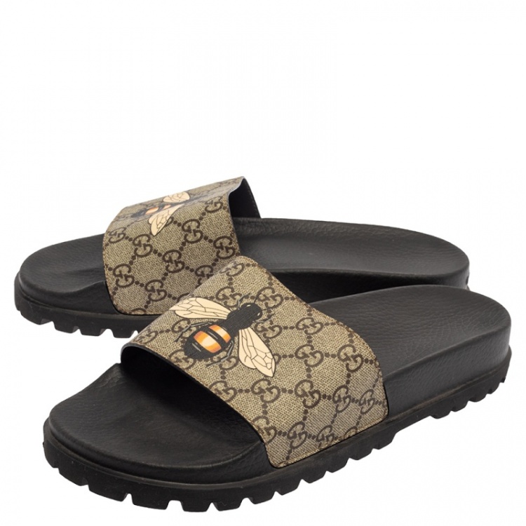 Pre Owned Gucci Beige GG Supreme Bee Pool Slides Size 44