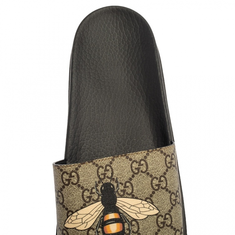 Pre Owned Gucci Beige GG Supreme Bee Pool Slides Size 44