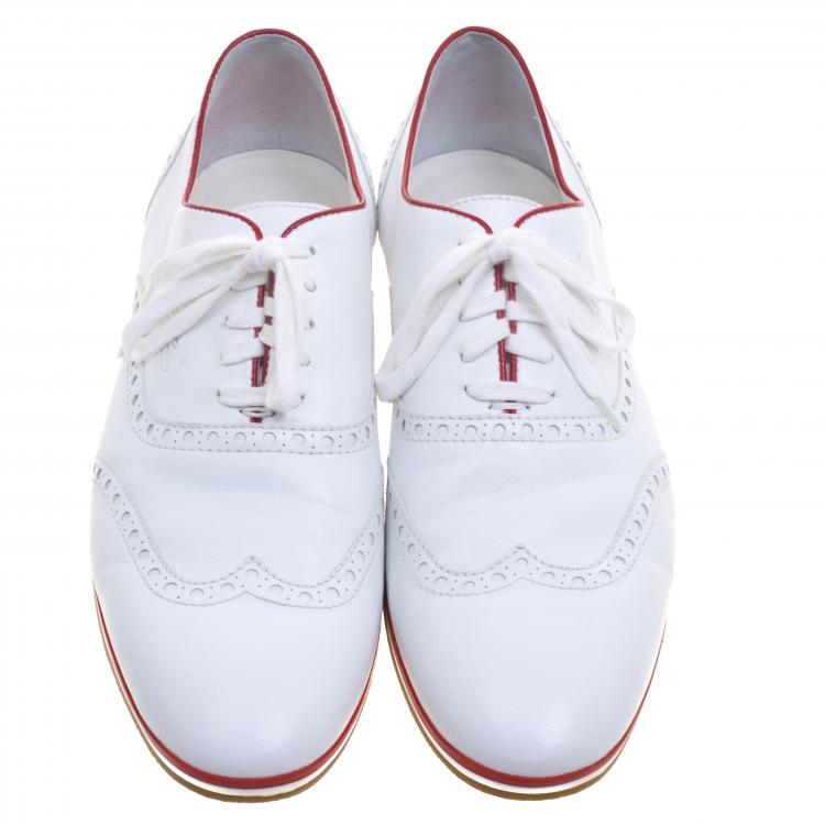 مملوكة مسبقًا Gucci White Brogue Leather Lace Up Sneakers Size 41.5