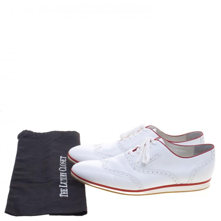 مملوكة مسبقًا Gucci White Brogue Leather Lace Up Sneakers Size 41.5