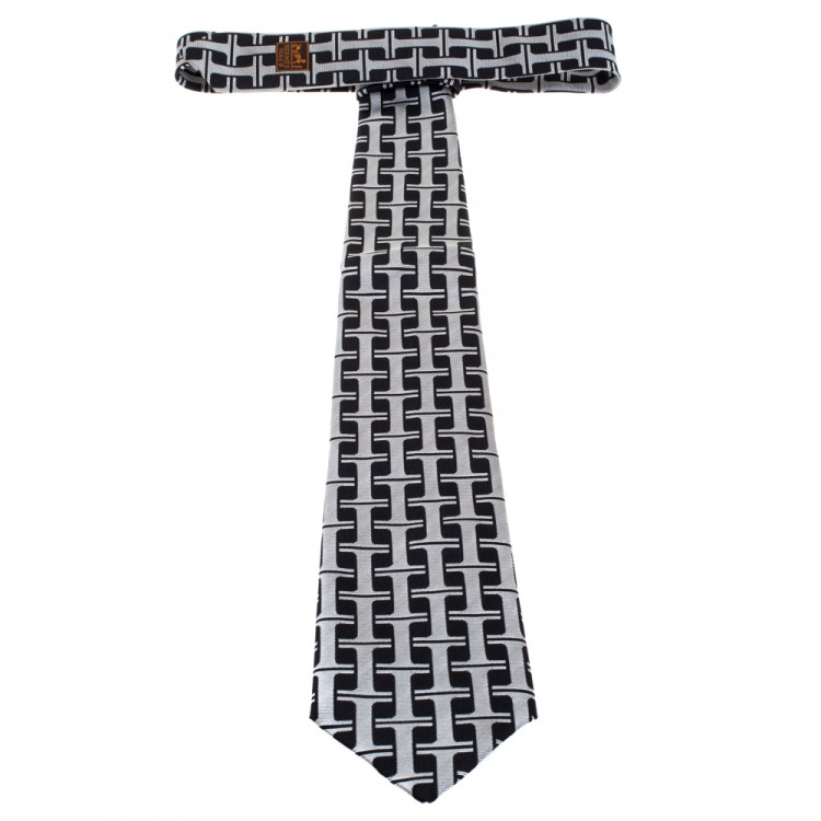 Pre Owned Hermès Noir and Perle H Patterned Jacquard Silk Tie