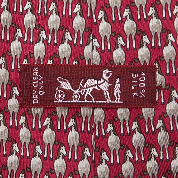 مملوكة مسبقًا Hermes Pink Whimsical Horses Print Silk Classic Tie