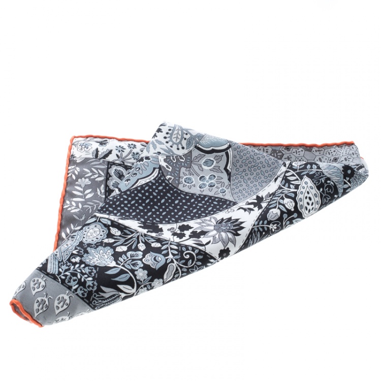 Pre Owned Hermes Pique Fleuri De Provence Printed Silk Pocket Square