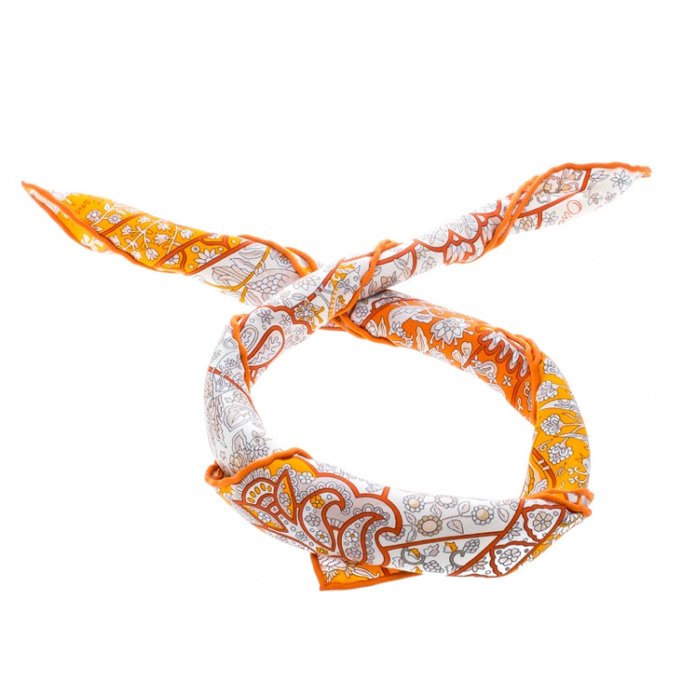 Pre Owned Hermes Orange Au Pays des Oiseaux Fleurs Printed Silk Pocket Square