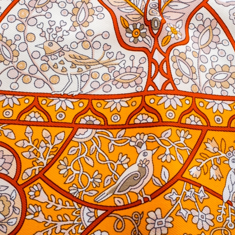 Pre Owned Hermes Orange Au Pays des Oiseaux Fleurs Printed Silk Pocket Square
