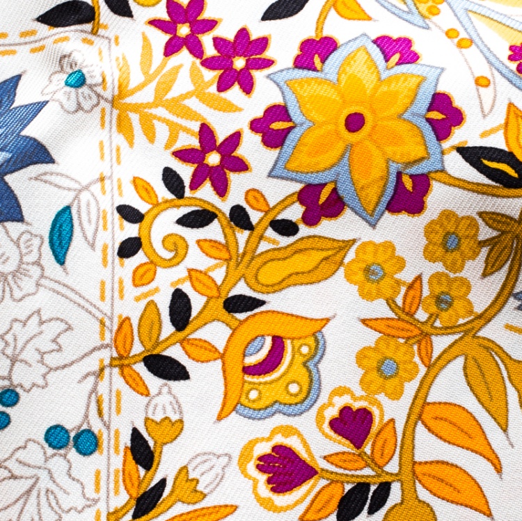 Pre Owned Hermes Pique Fleuri De Provence Printed Silk Pocket Square
