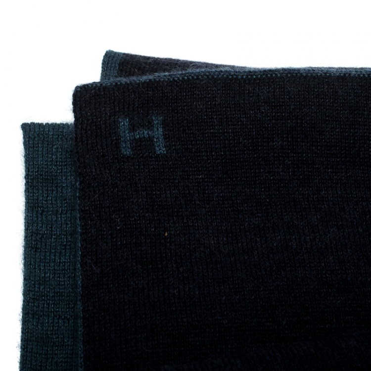 Pre Owned Hermès Bicolor Cashmere and Silk Knit Reversible Aller Retour Muffler