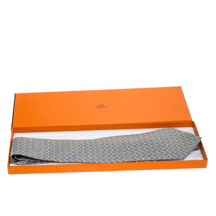 Pre Owned Hermès Pale Grey Chain Link Print Silk Twill Tie