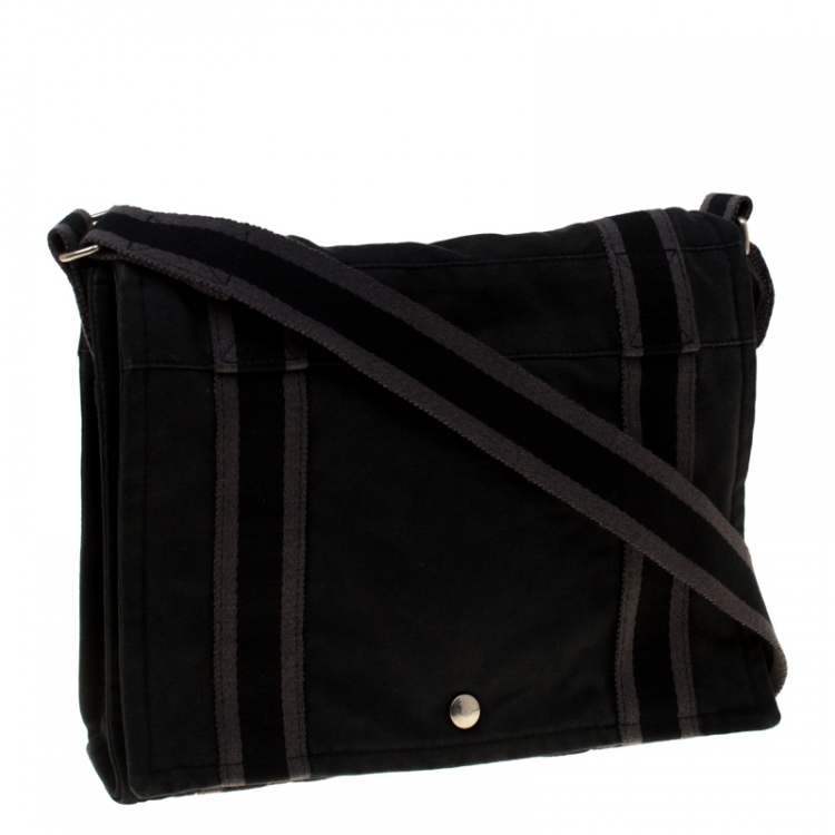 Pre Owned Hermes Black Canvas Fourre Tout Vassus Messenger Bag 