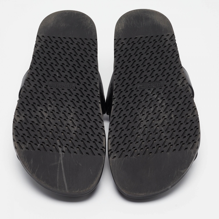 مملوكة مسبقًا Hermes Black Leather Chypre Sandals Size 45