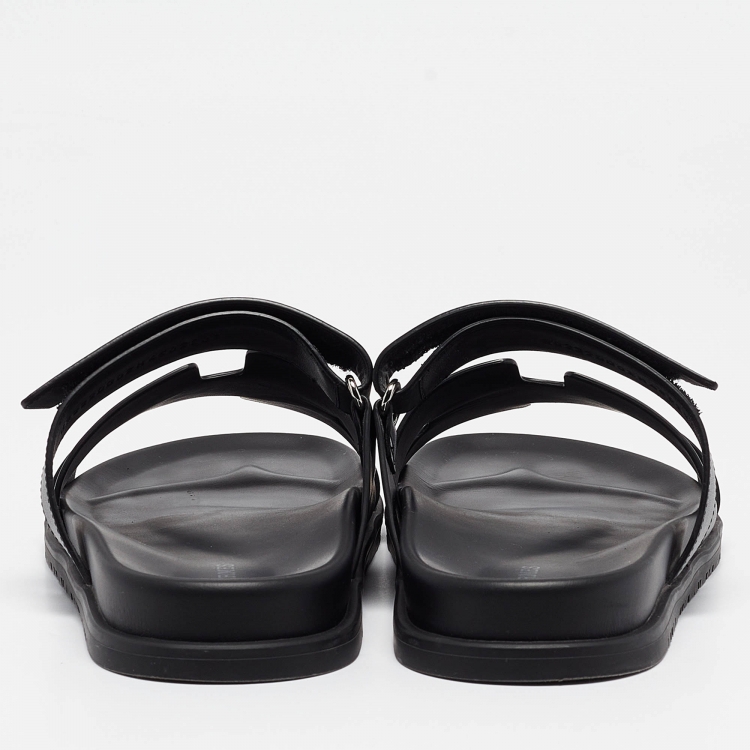مملوكة مسبقًا Hermes Black Leather Chypre Sandals Size 45