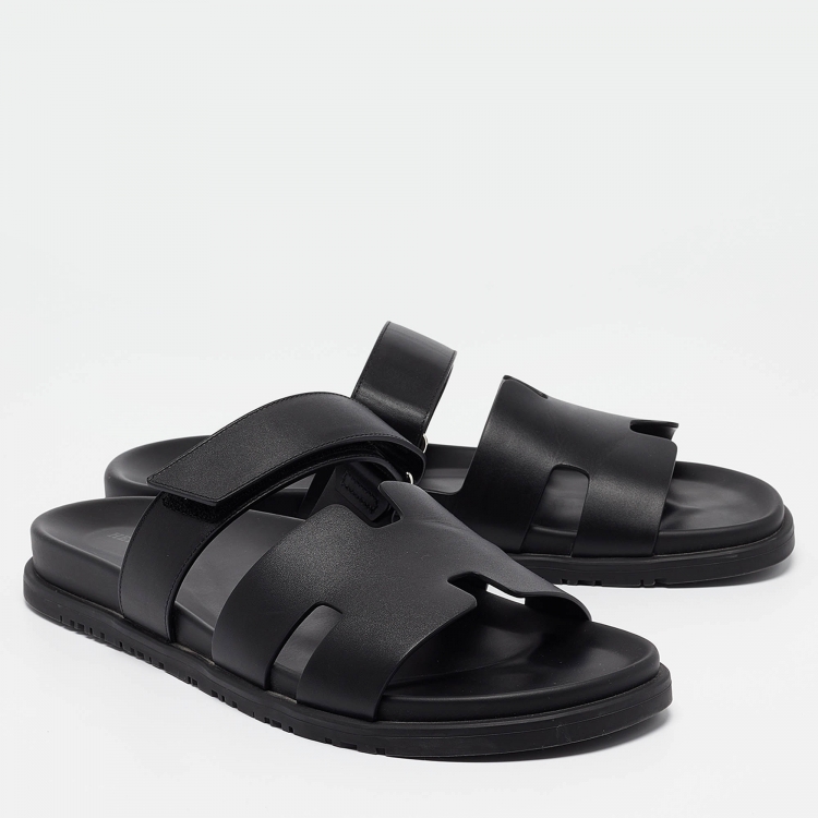 مملوكة مسبقًا Hermes Black Leather Chypre Sandals Size 45