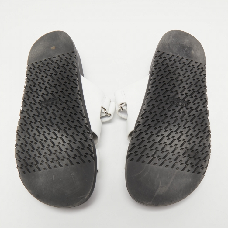 مملوكة مسبقًا Hermes White Leather Chypre Slides Size 41