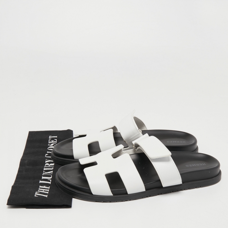 مملوكة مسبقًا Hermes White Leather Chypre Slides Size 41