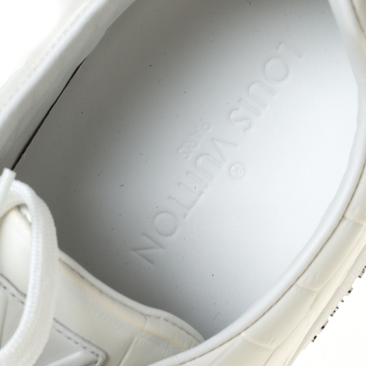 مملوكة مسبقًا Louis Vuitton White Croc Embossed Leather Front Row Lace Up Sneakers Size 44.5
