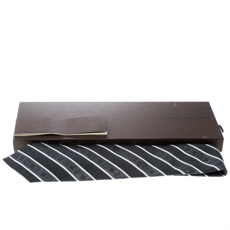مملوكة مسبقًا Louis Vuitton Grey and Black Striped Damier Monogram Silk Jacquard Tie