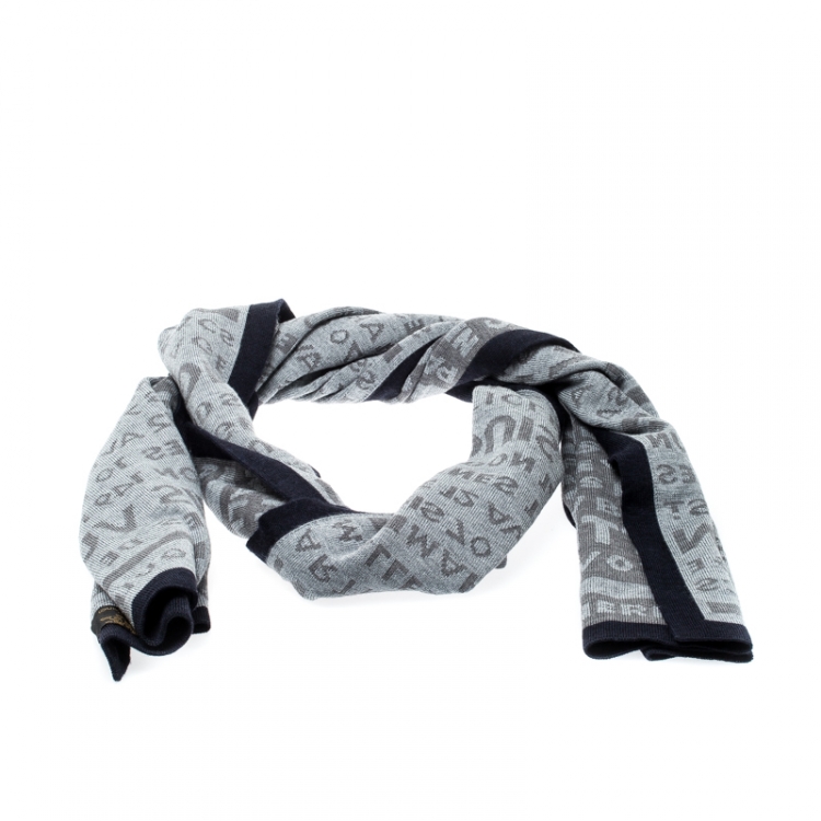 مملوكة مسبقًا Louis Vuitton Grey Wool Article de Voyage Wool Scarf
