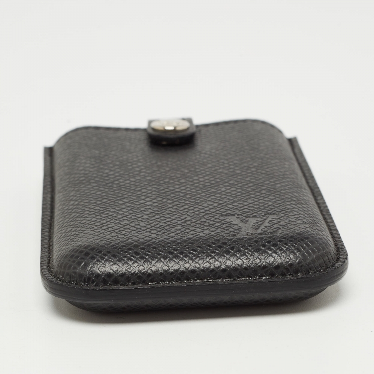Pre Owned Louis Vuitton Black Taiga Leather Phone Case