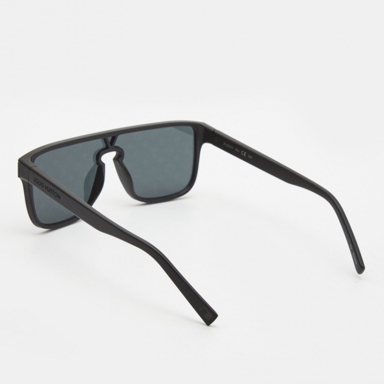 Pre Owned Louis Vuitton Black Waimea Square Sunglasses