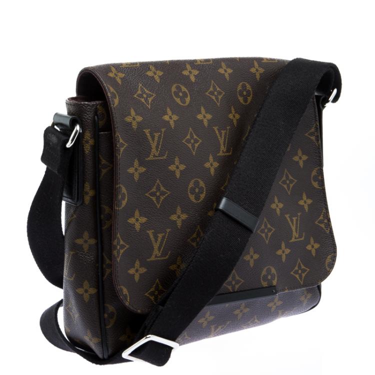 Pre Owned Louis Vuitton Monogram Canvas District MM Bag