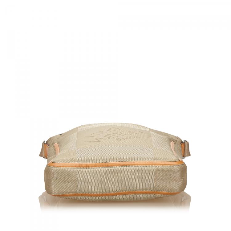 مملوكة مسبقًا Louis Vuitton Earth Damier Geant Canvas Messenger Bag