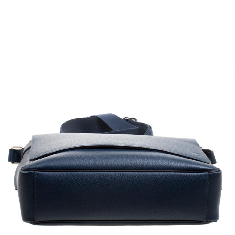 Pre Owned Louis Vuitton Blue Taiga Leather Roman MM Bag