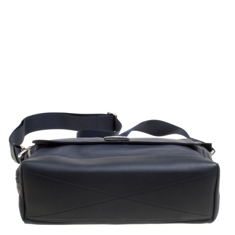 Pre Owned Louis Vuitton Black Leather V Line Messenger Bag