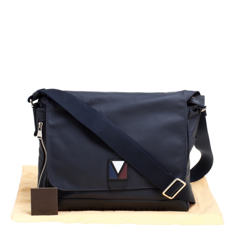 Pre Owned Louis Vuitton Black Leather V Line Messenger Bag