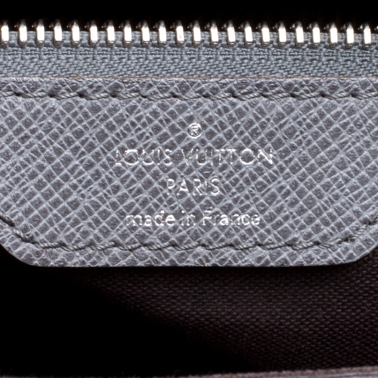 Pre Owned Louis Vuitton Grey Taiga Leather Roman MM Bag