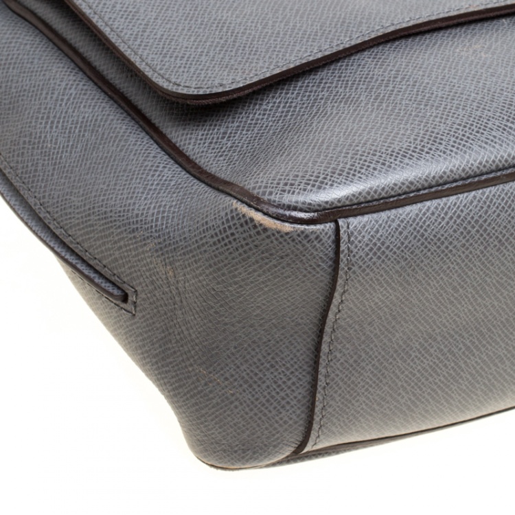 Pre Owned Louis Vuitton Grey Taiga Leather Roman MM Bag