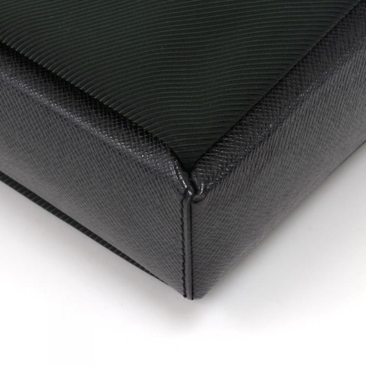 Pre Owned Louis Vuitton Taiga Leather Sayan Messenger Bag